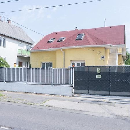 Hi-Bp Garden City Batsanyi Tiny House Near The City Train With Free Parking Βουδαπέστη Εξωτερικό φωτογραφία