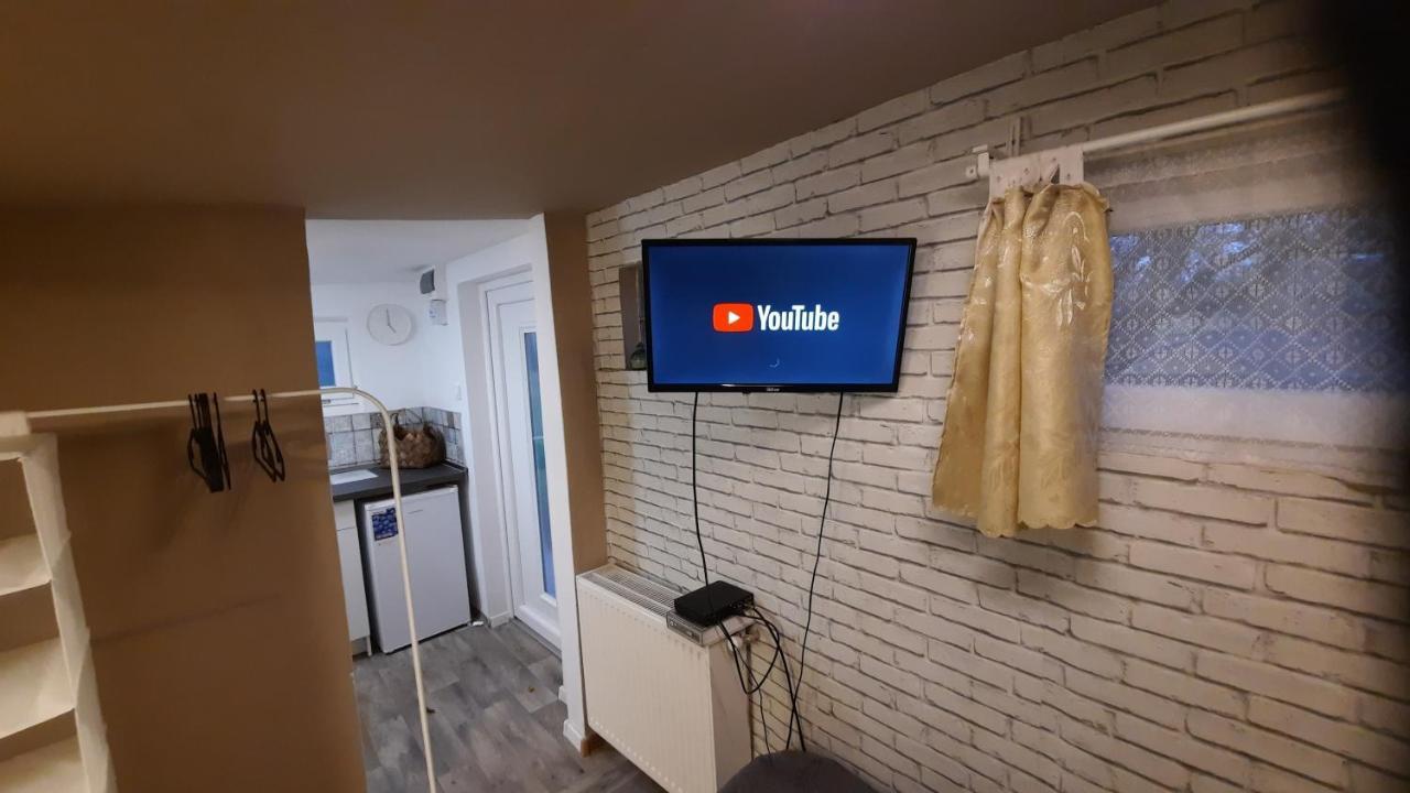Hi-Bp Garden City Batsanyi Tiny House Near The City Train With Free Parking Βουδαπέστη Εξωτερικό φωτογραφία
